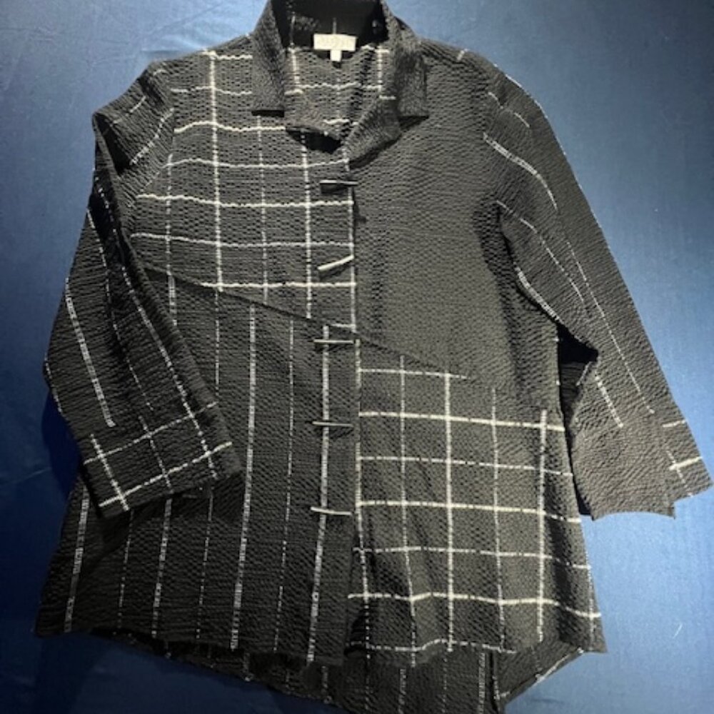 EUC HABITAT crinkle textured black checkered tunic toggle buttons geometric Sm
